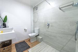 Luxury Beachfront Apartment in Blouberg, 304 The Waves