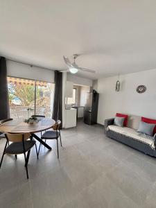 Coastal Retreats, Beach & Ocean View Playa Arena