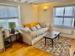 Gable End - Houghton