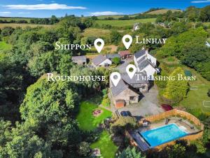 Roundhouse, Nr Barnstaple with outdoor seasonal pool, free wifi and on-site parking