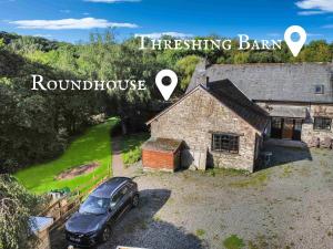 Roundhouse, Nr Barnstaple with outdoor seasonal pool, free wifi and on-site parking