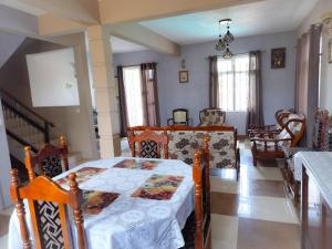 Fina villa, Mont choisy