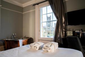 Superior Double Room room in Poets House