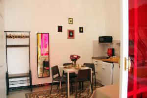 Le Guarattelle House Pulcinella Room