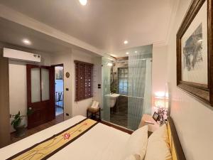Amazing View, Natural View, 3 To Hoan Kiem Lake, Free Wifi, Netflix, 2 Beds, 1 Toilet-2 Showers