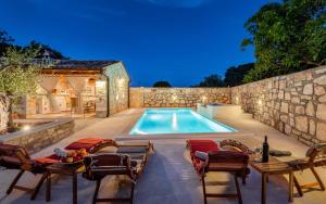 Rustic stone holiday house with pool