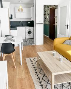 Appartements Appartement lumineux, Wi-Fi et parking prive : photos des chambres