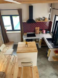 Ideal Summer cabin 1 km from arrifana beach