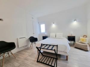 Maisons d'hotes La Chambre Bleue - Chambre avec salle de bain : photos des chambres