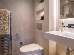 Arran Shores Luxury Shorefront Apartment 9