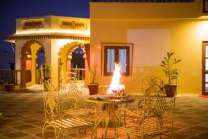 Alaya Stays 2 BHK With Garden & Outdoor Area - Abhimanyu Mansion Topaz