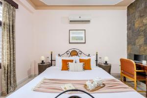Alaya Stays 2 BHK With Garden & Outdoor Area - Abhimanyu Mansion Topaz
