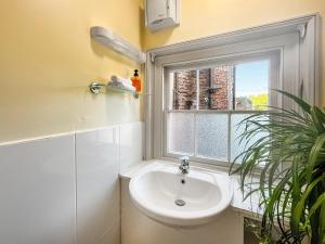 The Knights Apartment, Eastbridge Hospital