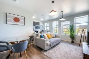 2BR Exclusive Retreat Near Henry Ford - Hamtramck