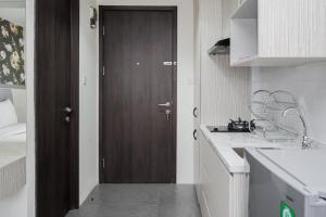 Comfortable and Simply Studio at Bintaro Icon Apartment By Travelio