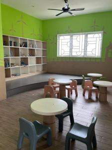 BlueLakeHomestay - LBS SkyLake Residence