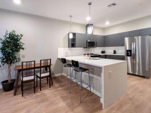 313 brand new 3 bedroom 2 bath