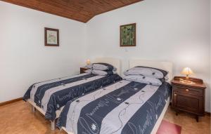 Nice Apartment In Banjol With Kitchen 