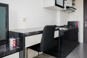 Elegant Studio at Bintaro Icon Apartment near Bintaro XChange Mall By Travelio