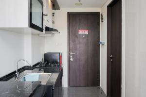 Elegant Studio at Bintaro Icon Apartment near Bintaro XChange Mall By Travelio