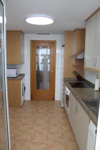 Apto en Cullera con terraza, piscina, parking y wifi gratis