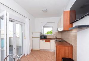 Apartment with Sea View room in Vila Murvica