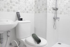 Spacious and Modern Studio Room Apartment at Grand Asia Afrika By Travelio