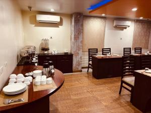 Hotel Chariot Inn
