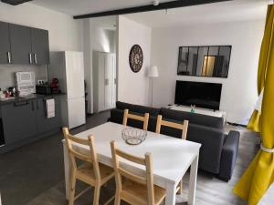 Appartements Rivage Ardennais - chateau - CHU -T2-queen size : photos des chambres