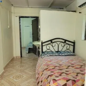 Dwarka Guest House & Hostel - Sāhān