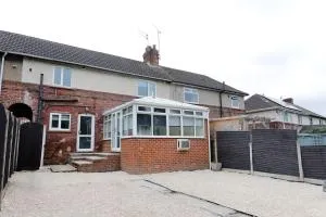 Comfy stays, Rotherham for contractors & Families, spacious, free parking, wifi - 赫拉比