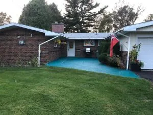 Cliff’s Place - Massey