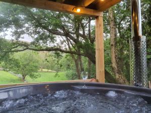 Hot Tub, 25min to Snowdon Watkin path, Stunning Mountain Views
