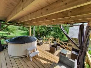 Hot Tub, 25min to Snowdon Watkin path, Stunning Mountain Views - Tremadoc