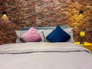 The EDINBURGH NEST - Colinton