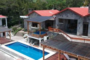 AT024 San Lucas Toliman Premium Home