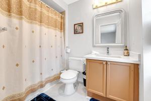 Elegant 3Bedroom with Smart TV and Backyard