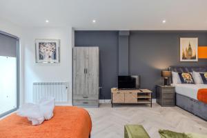 Spacious Apartment Next to Brighton Beach Sleep 6