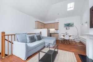 Regency Residences - Fitzrovia - by Frankie Says