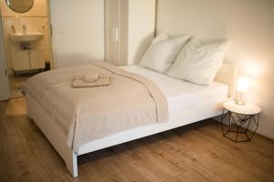 HUGOS Studio Apartment