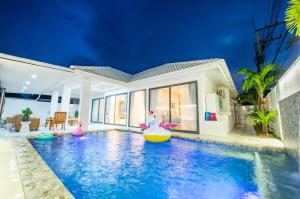 Sea of clouds 芭提雅现代轻奢4卧5卫近海泳池别墅