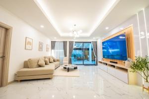 Sea of clouds 芭提雅现代轻奢4卧5卫近海泳池别墅