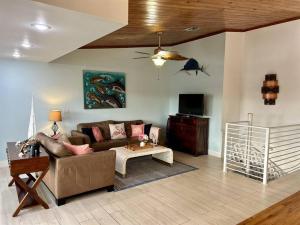 Sunrise Escape - Ocean Front Villa - Sleeps 10