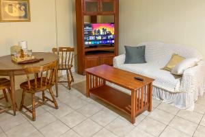 Walkable Mobile Apartment w/ Fenced-In Yard