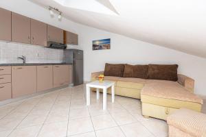 Three-Bedroom Apartment with View room in Vila Murvica
