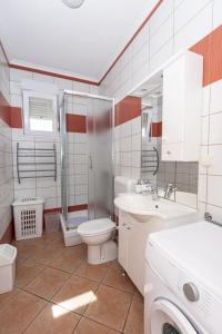 Two-Bedroom Apartment with Balcony room in Vila Murvica