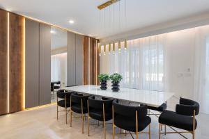 5911 Luxury 10BD Family Home For an Unforgettable Vacation