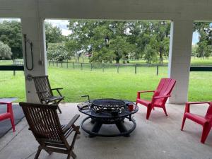 Cozy one bedroom barn apartment