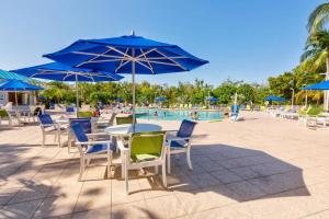 Toes in the Sand - 2 Bedroom Condo Sleeps 4