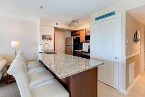 Toes in the Sand - 2 Bedroom Condo Sleeps 4